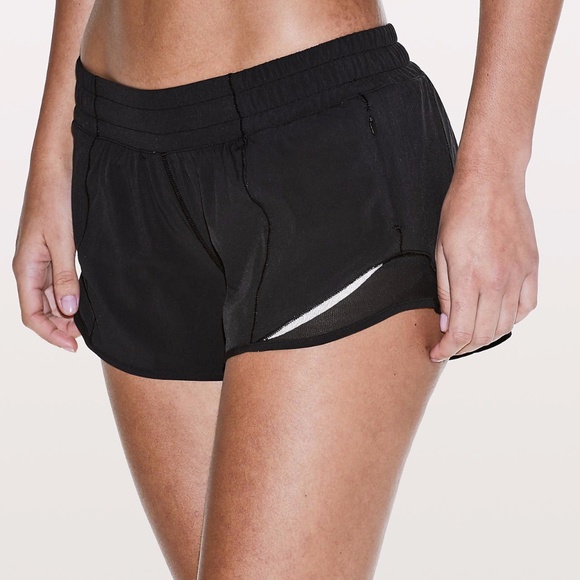 lululemon black hotty hot shorts